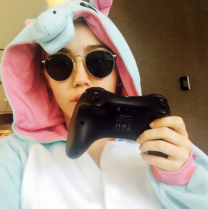 Miley Cyrus Wii U NintendOn